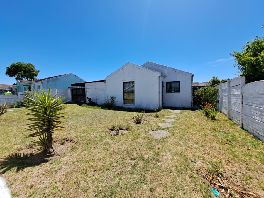 3 Bedroom Property for Sale in Electric City Western Cape